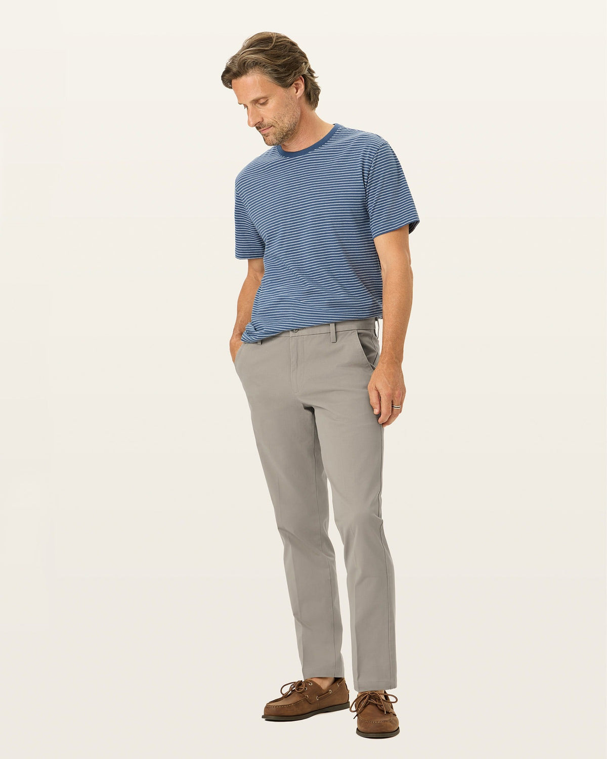 Stretch Twill Khaki Pants with Wrinkle-Resistant Treatment for Professional Wear