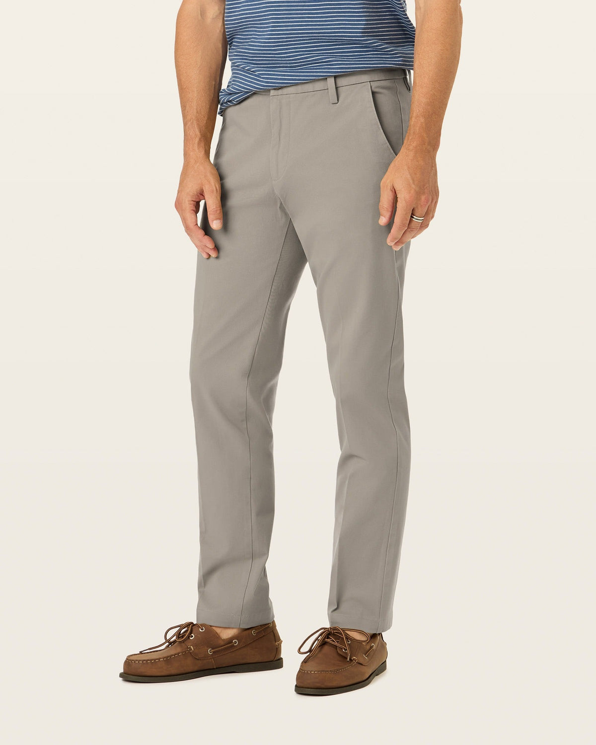 Stretch Twill Khaki Pants with Wrinkle-Resistant Treatment for Professional Wear