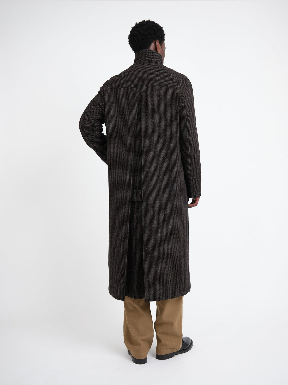 Wool-Cotton Blend Overcoat with Raglan Sleeve and Houndstooth Pattern