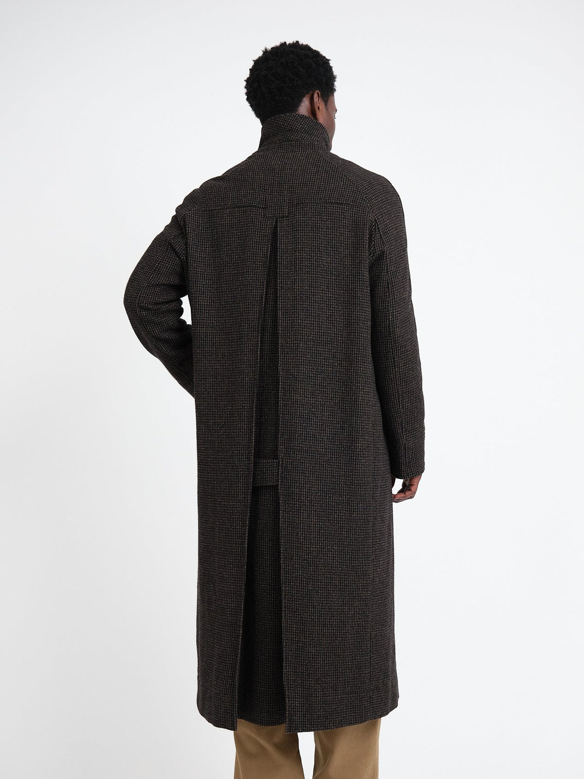 Wool-Cotton Blend Overcoat with Raglan Sleeve and Houndstooth Pattern